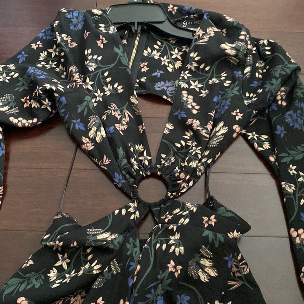 Floral Romper - Picture 3 of 7
